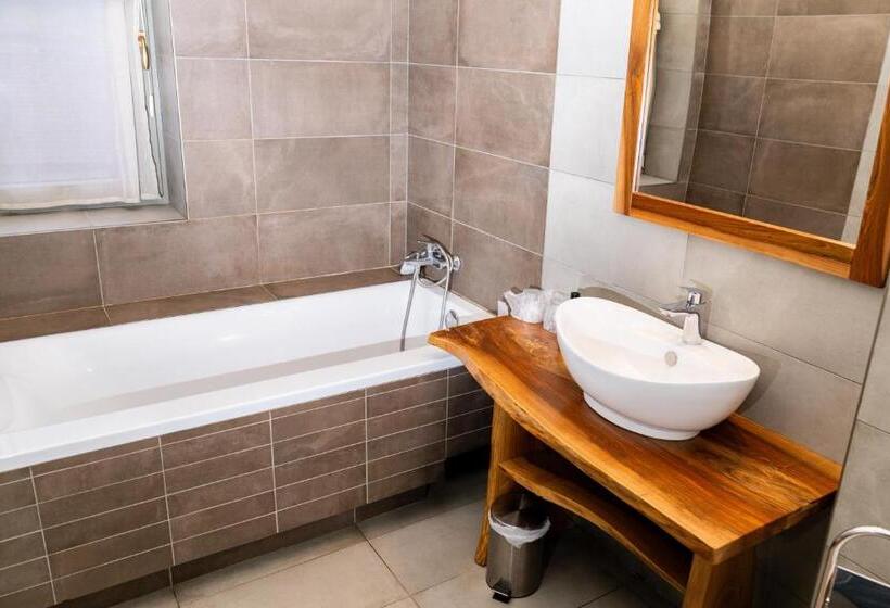 침실 1개 아파트, Harmonia Mundi