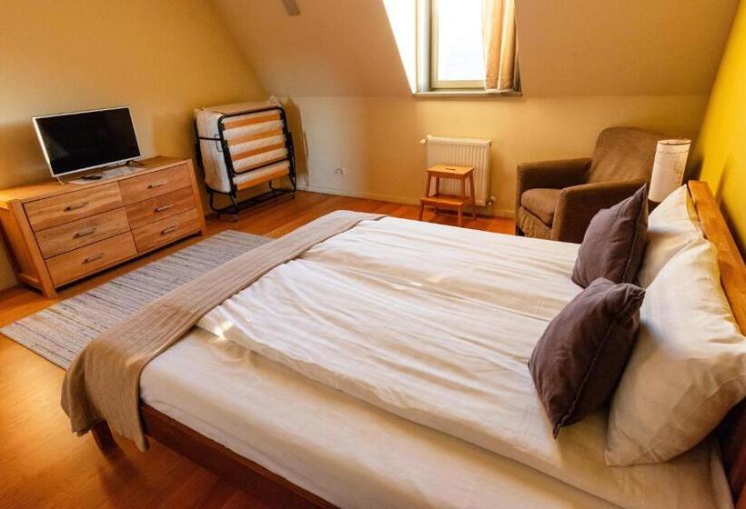 패밀리 스위트, Harmonia Mundi