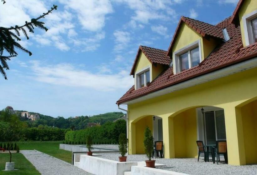 اتاق استاندارد با چشمانداز باغ, Penzion Kormorán