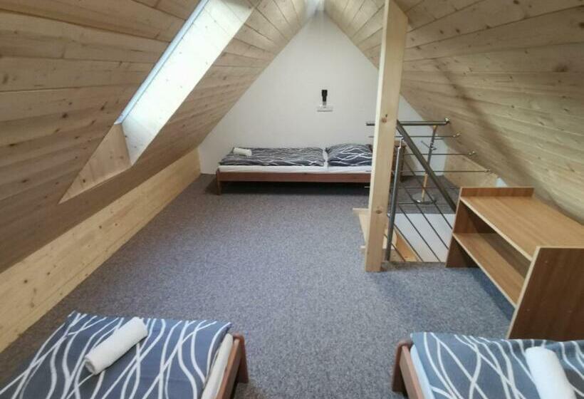 اتاق خانوادگی, Penzion Kormorán