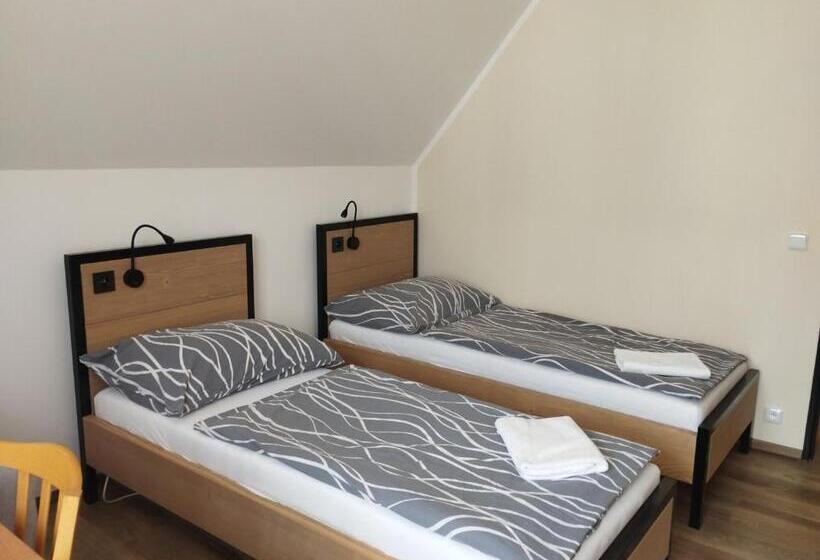 سوئیت با بالکن, Penzion Kormorán