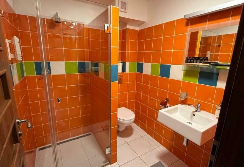 Standar Háromágyas Szoba Erkéllyel, Tennishill Havířov