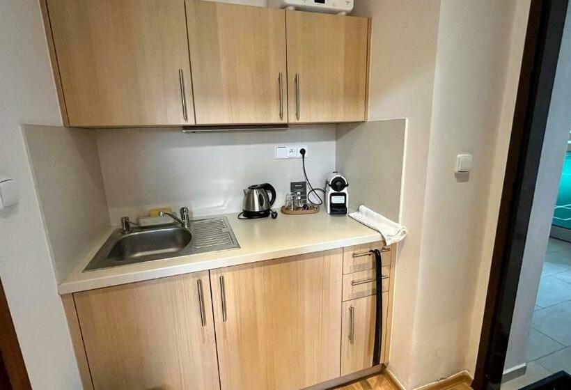 Standar Háromágyas Szoba Erkéllyel, Tennishill Havířov