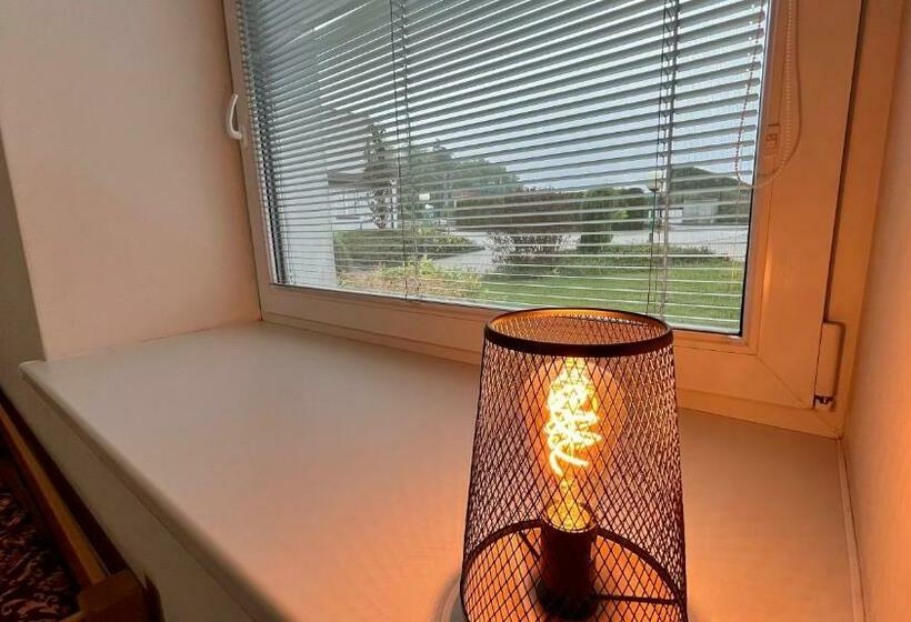 Háromágyas Standard Szoba, Tennishill Havířov