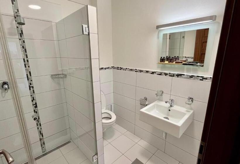 Háromágyas Standard Szoba, Tennishill Havířov