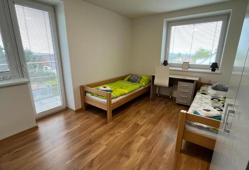 Standard Szoba Erkéllyel, Tennishill Havířov