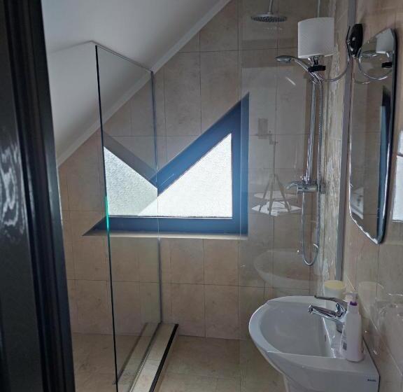 חדר דלוקס, Pensiunea Tincu