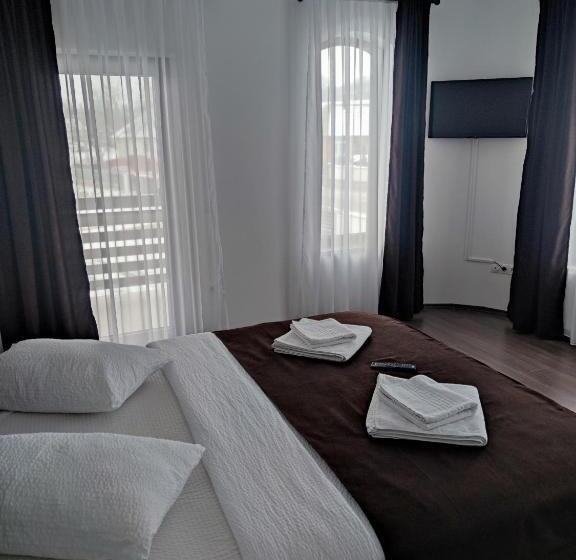 غرفة قياسية, Pensiunea Tincu