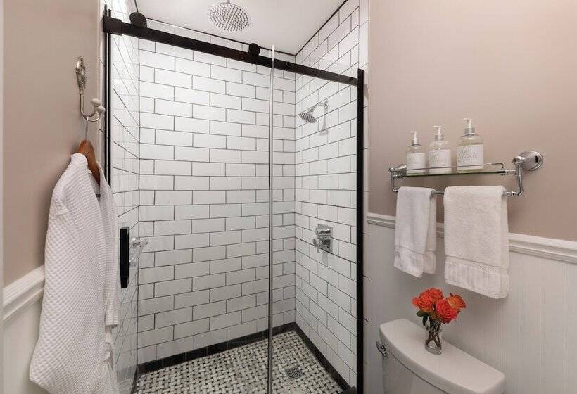 غرفة ديلوكس, Rosemont Inn