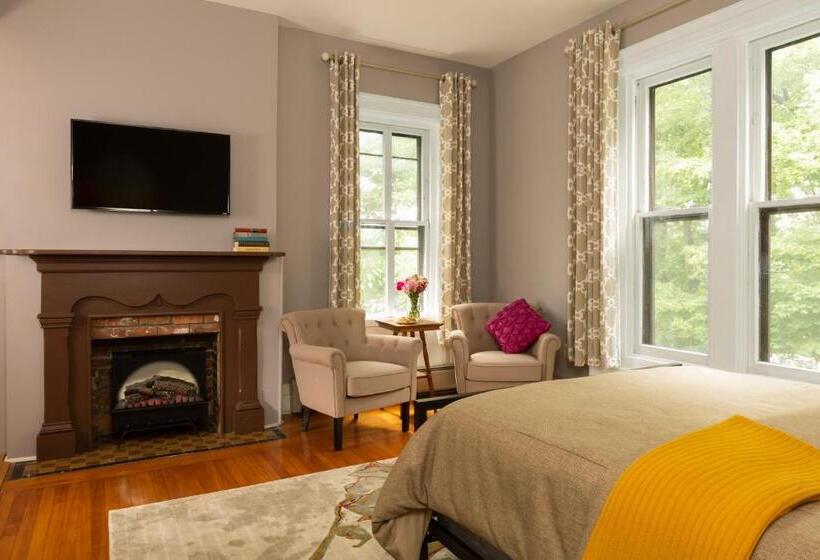 غرفة ديلوكس, Rosemont Inn