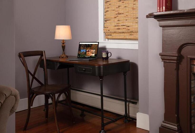 غرفة ديلوكس, Rosemont Inn