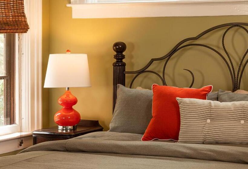 غرفة ديلوكس سرير كينج, Rosemont Inn