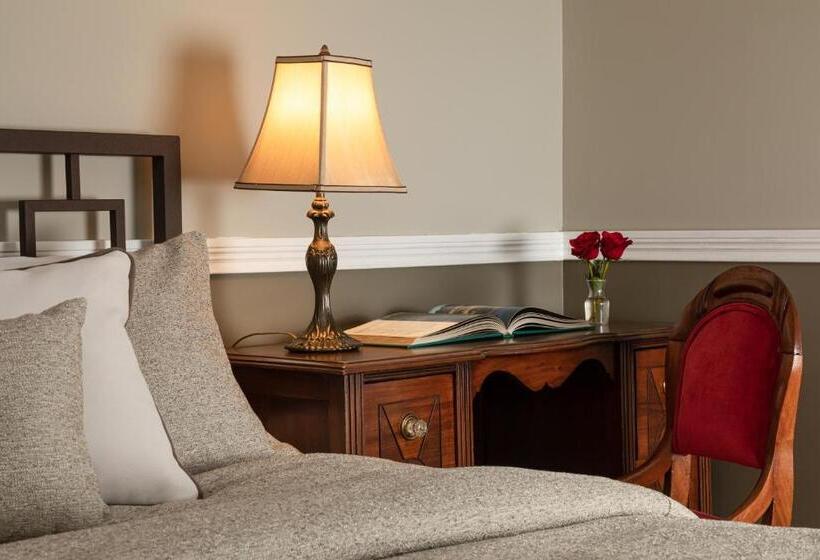 Номер Стандарт с Гидромассажем, Rosemont Inn