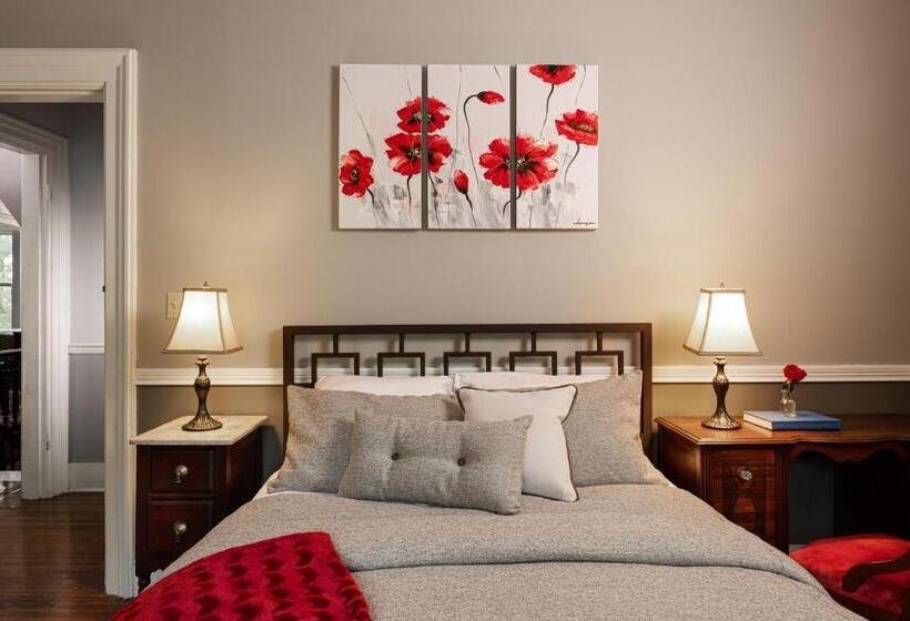 غرفة قياسية مزوَّدة بجاكوزي, Rosemont Inn