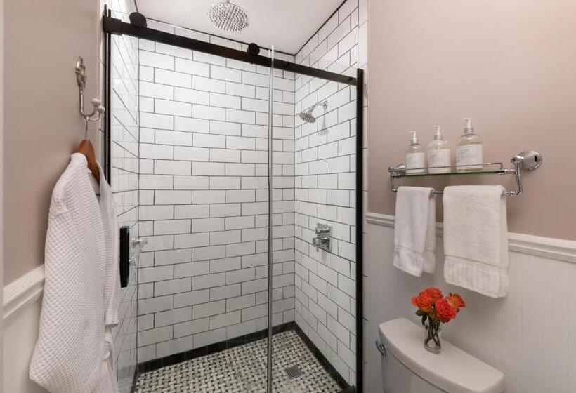 غرفة إقتصادية, Rosemont Inn