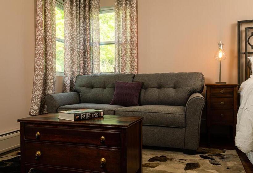 Семейный Номер, Rosemont Inn