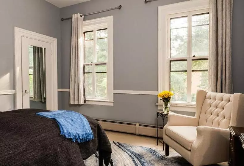 Standard room with outdoor bath, Rosemont Inn