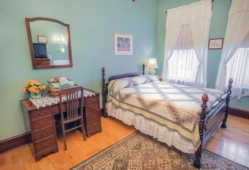 Suite Familiale, Edgewater