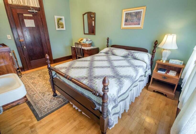 Suite Familiale, Edgewater