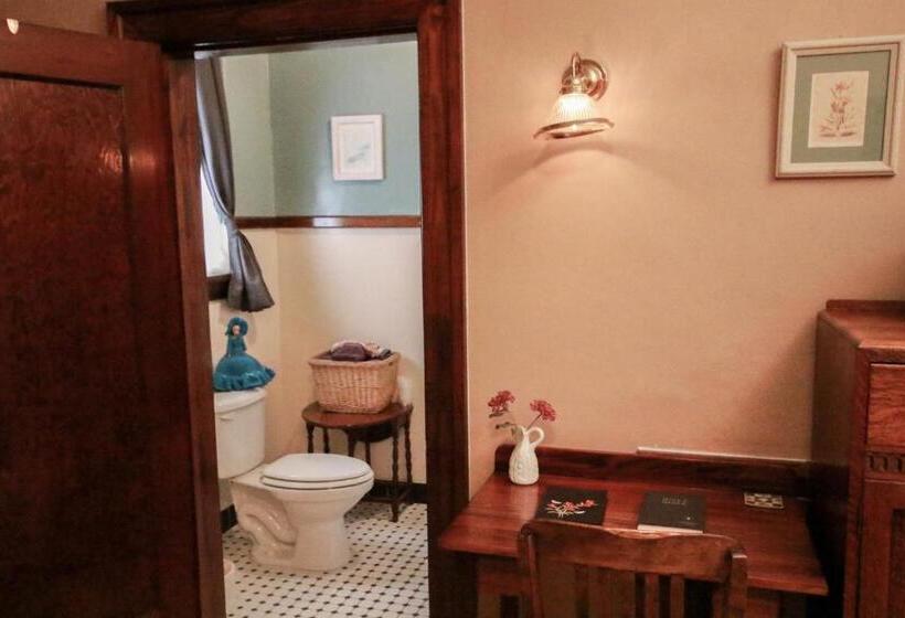 豪华套房, Edgewater