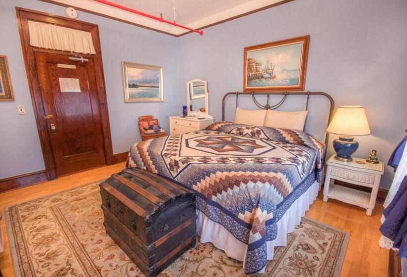 Chambre Familiale Supérieure, Edgewater