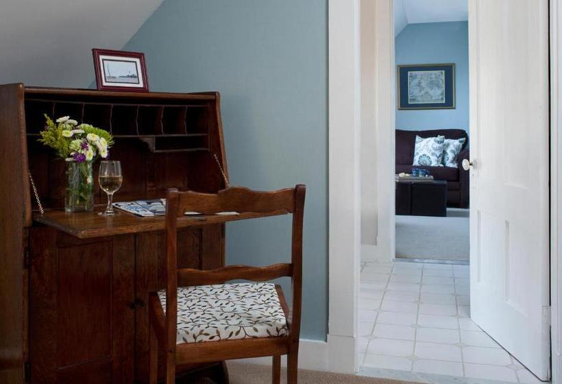 חדר סטנדרט עם מיטת קינג, Brewster House Bed & Breakfast