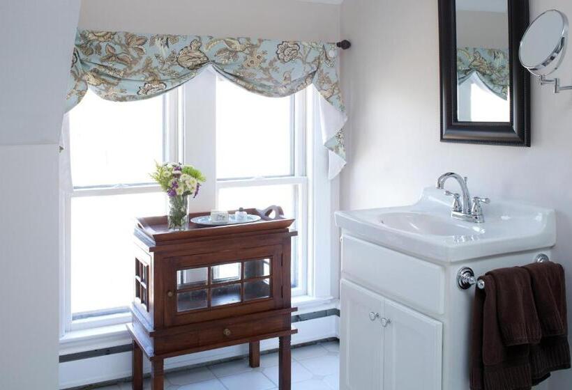 חדר סטנדרט עם מיטת קינג, Brewster House Bed & Breakfast