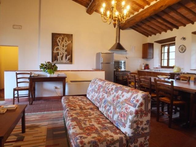 آپارتمان 4 خوابه, Castello Di Montalto