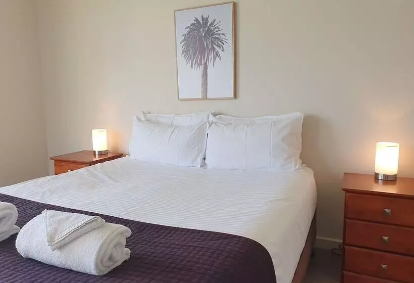 آپارتمان لوکس 1 خوابه, Central Shepparton Apartments
