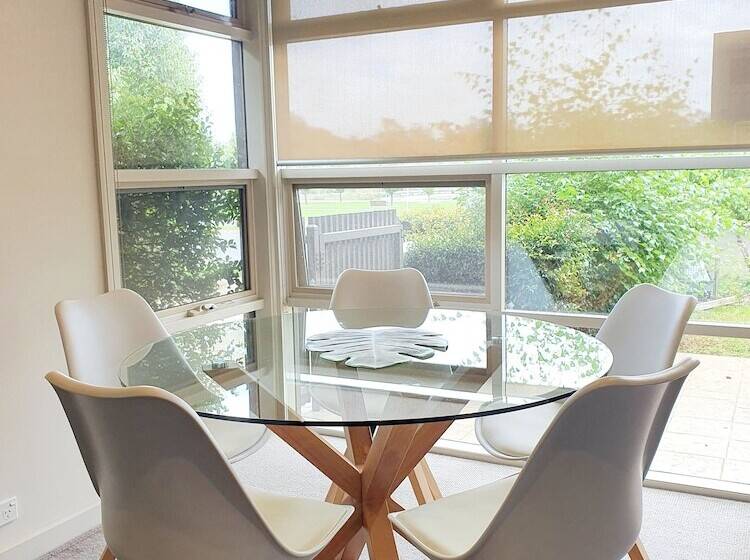 آپارتمان لوکس 1 خوابه, Central Shepparton Apartments