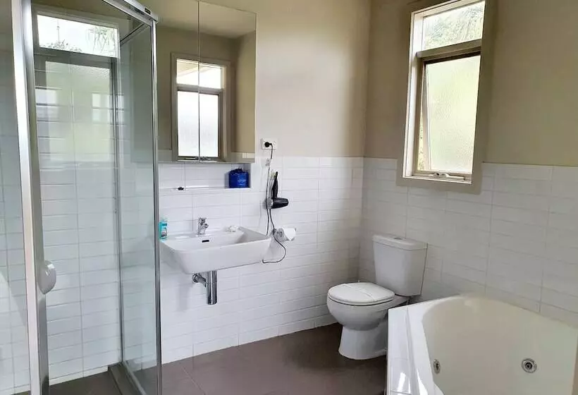آپارتمان لوکس 1 خوابه, Central Shepparton Apartments