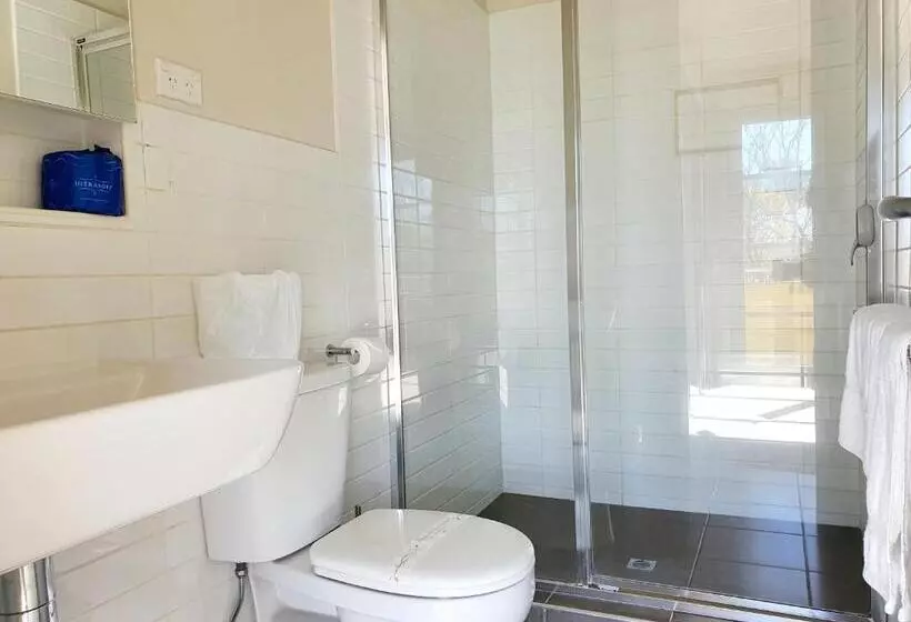 آپارتمان لوکس 2 خوابه, Central Shepparton Apartments