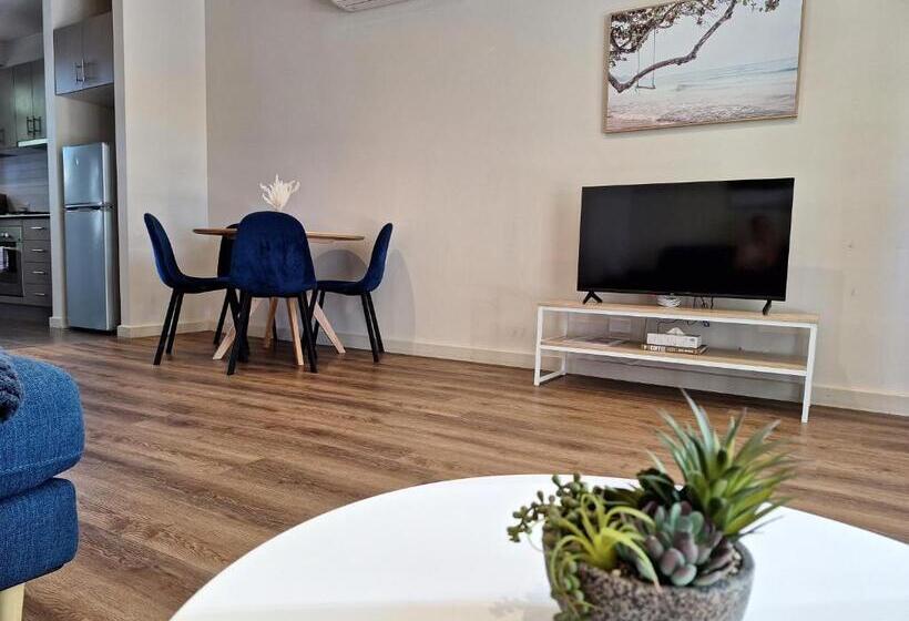 آپارتمان لوکس 1 خوابه, Central Shepparton Apartments