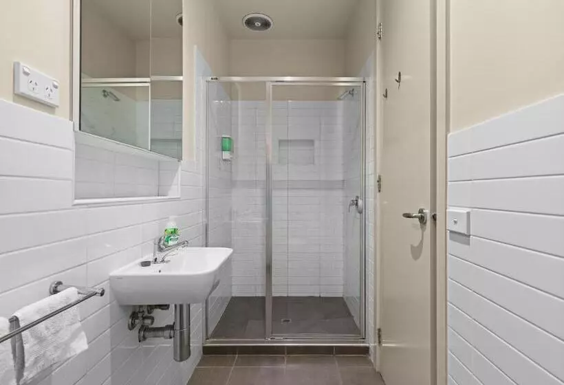 آپارتمان 1 خوابه با چشم‌انداز باغ, Central Shepparton Apartments