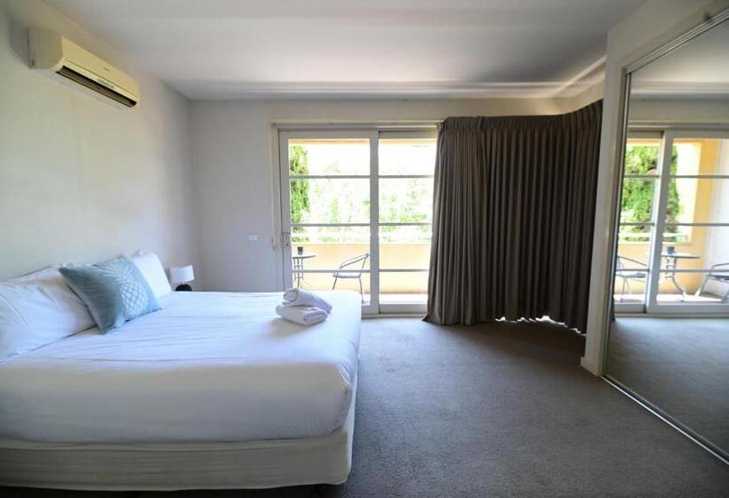 سوییت خانوادگی, Central Shepparton Apartments