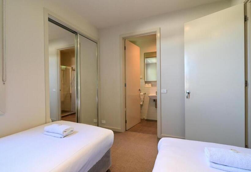 سوییت خانوادگی, Central Shepparton Apartments
