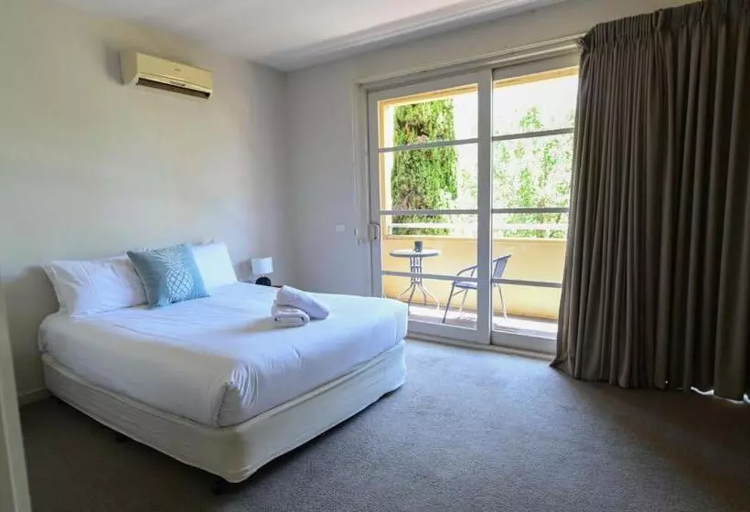 سوییت خانوادگی, Central Shepparton Apartments