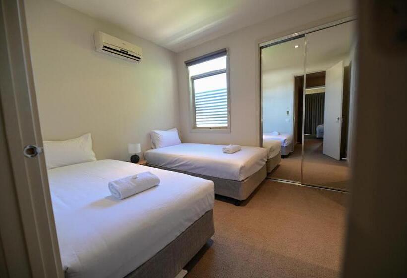 سوییت خانوادگی, Central Shepparton Apartments