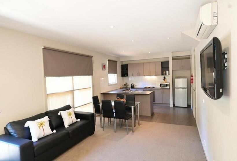 سوییت خانوادگی, Central Shepparton Apartments
