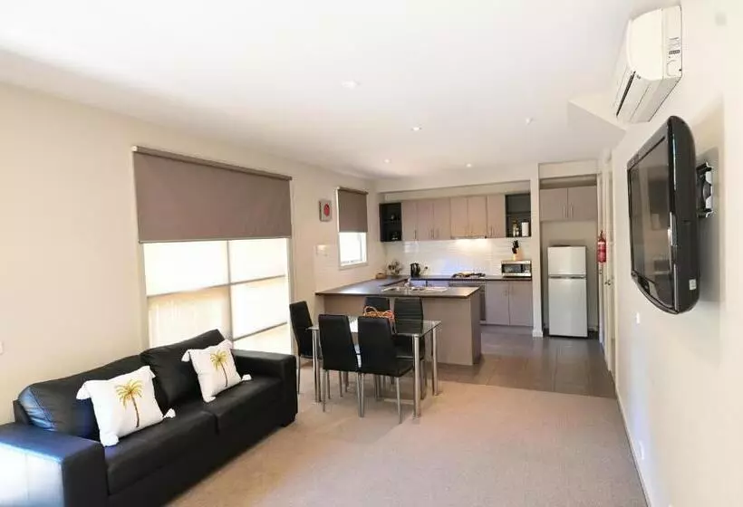 سوییت خانوادگی, Central Shepparton Apartments