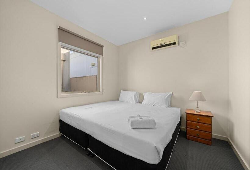 آپارتمان 1 خوابه با چشمانداز باغ, Central Shepparton Apartments