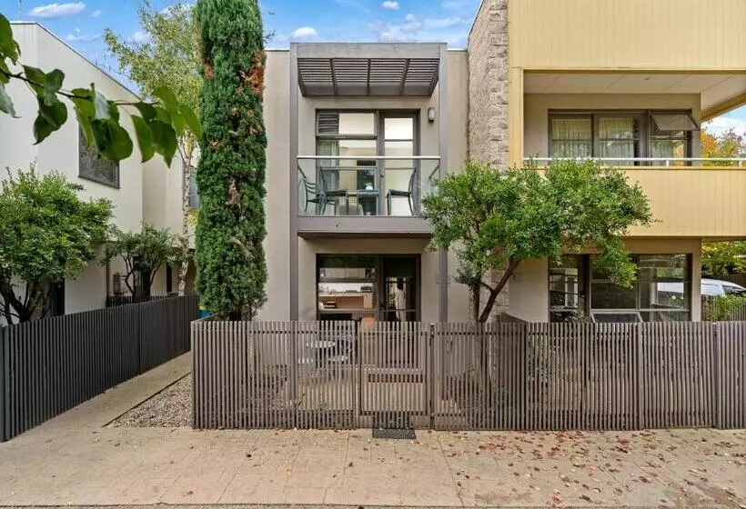 آپارتمان 1 خوابه با چشم‌انداز باغ, Central Shepparton Apartments