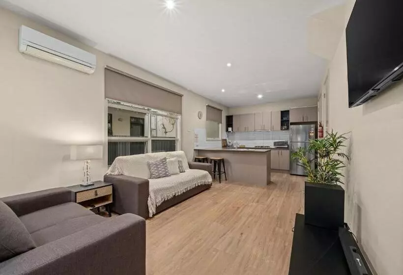 آپارتمان 1 خوابه با چشم‌انداز باغ, Central Shepparton Apartments