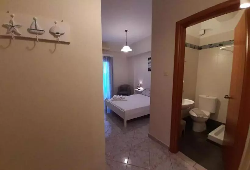 اتاق استاندارد با بالکن و چشم‌انداز دریا, Agia Roumeli