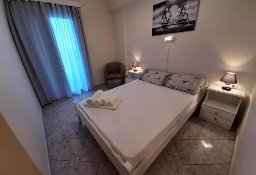 اتاق استاندارد با بالکن و چشم‌انداز دریا, Agia Roumeli