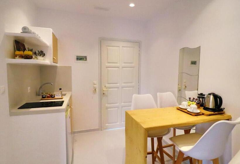 带花园景观的标准工作室, Coralli Beach Apartments