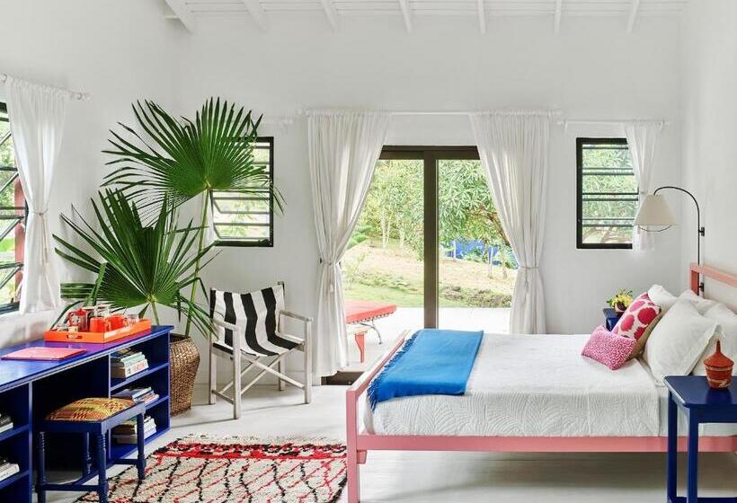 اتاق استاندارد با تخت بزرگ, Golden Rock Nevis