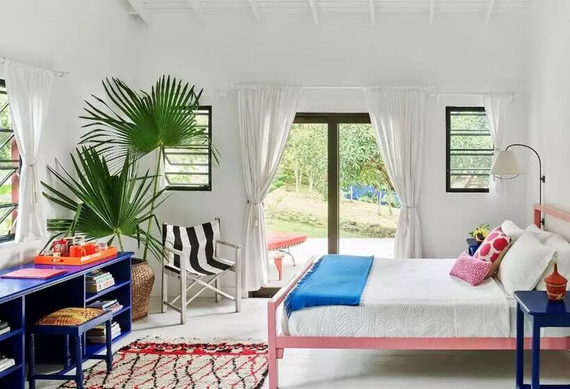 اتاق استاندارد با تخت بزرگ, Golden Rock Nevis