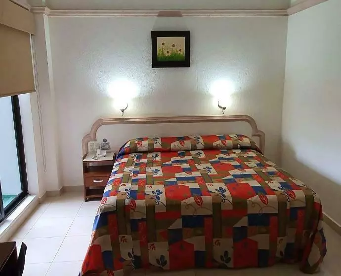 اتاق استاندارد, El Mayo Inn