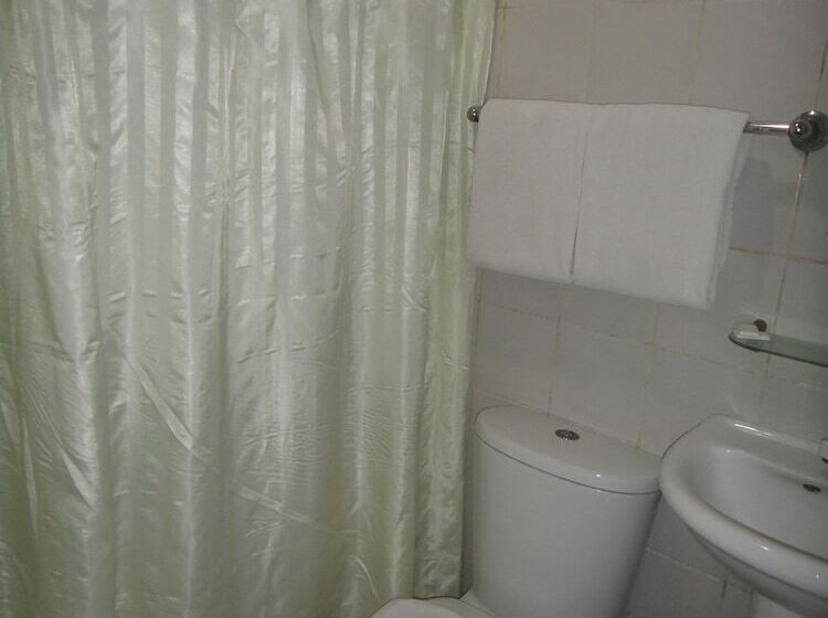 غرفة قياسية, Pier Cuatro